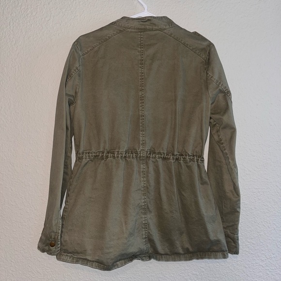 Army Green Jacket - size medium - Picture 4 of 4